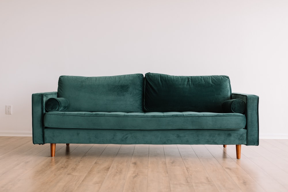 Sofa rangka kayu